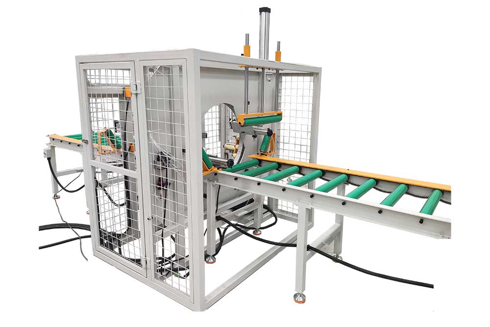Industrial horizontal wrapping machine securing irregularly shaped products.
