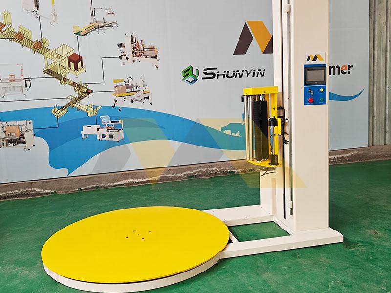semi-automatic pallet stretch wrapper in factory